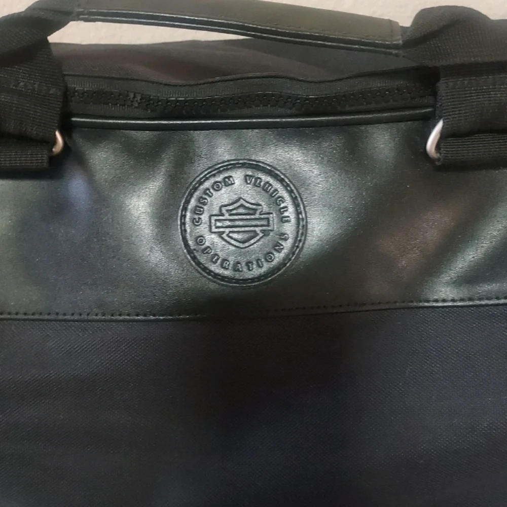 Black Harley-Davidson: Custome Vehicle Operations Motorcycle Riders Garment Bag.